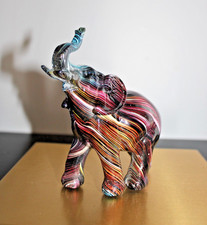 ELEPHANT   EN RESINE