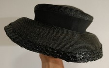 Chapeau Cloche Femme Ancien, En Paille Et Bandeau. Élégant