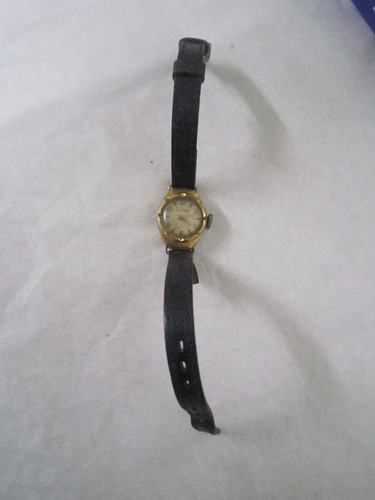 Montre vintage dauphine - montre,
