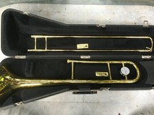 Trombone ténor Conn "Director" verni avec embouchure et étui