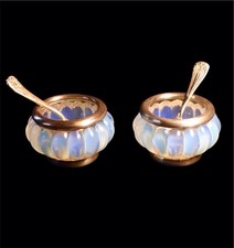 Magnifique paire de salerons en cristal opalescent  monture argent signée Odiot