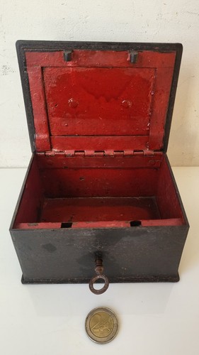 Fonte ancien petit coffre - fonte,