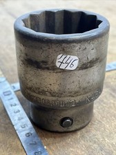 N. 746  outil ancien douille