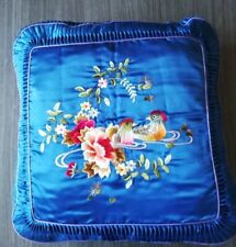 Housse de Coussin Brodée mains Bleu Nuit Motif Jardin d'Asie