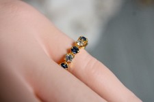 Bague fine dorée strass