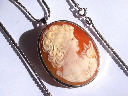 Beau pendentif - beau, (