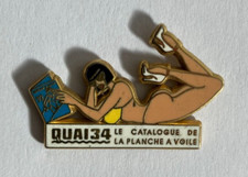 85 - Pin's PIN-UP BRUNE SEXY -