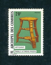 COMORES (ARCHIPEL DES) # 92 - Artisanat comorien (I) Table à trois pieds - 1974
