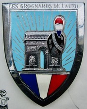 BADGE AUTOMOBILE CLUB LES GROGNARDS DE L'AUTO DE LA GARDE REPUBLICAINE EMAILLE