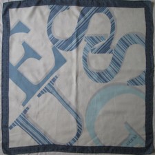 -Superbe Foulard GUESS soie