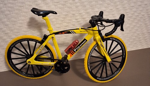 Vélo cycliste miniature - vélo,