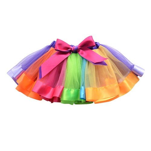 Filles couches arc ciel - en, arc-en-ciel