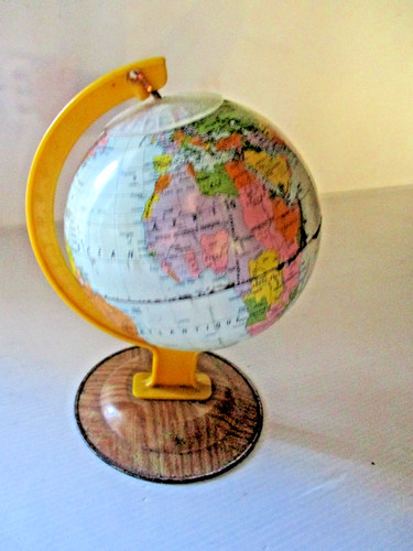 Ancien petit globe terrestre