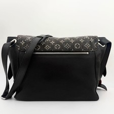 Louis Vuitton NIGO Busas Tokyo