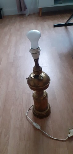 Lampe huile breveté - lampe, a