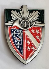 INSIGNE MILITAIRE CAVALERIE 1 ER REGIMENT DE CHASSEUR arthus bertrand comme neuf