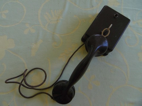 Ancien telephone mural - ancien,