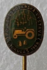 Pins Tracteur. Tractor. old lapel pin tractor. année 1966