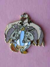 pin's OBELIX , signé STADIUM - dim:31 x 30 ,asterix, bd , uderzo