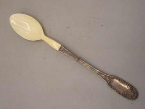 Cuillère bouillie ancienne - a,