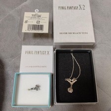 Collier pendentif Square Enix