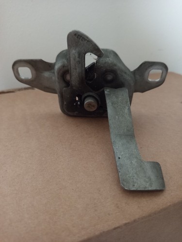 Système attache capot - , moteur