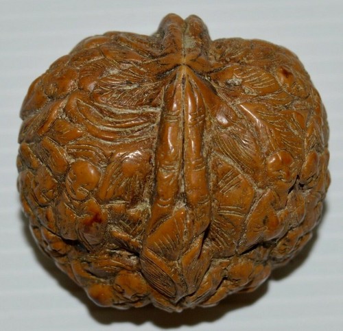 Belle noix sculptee chine - noix,