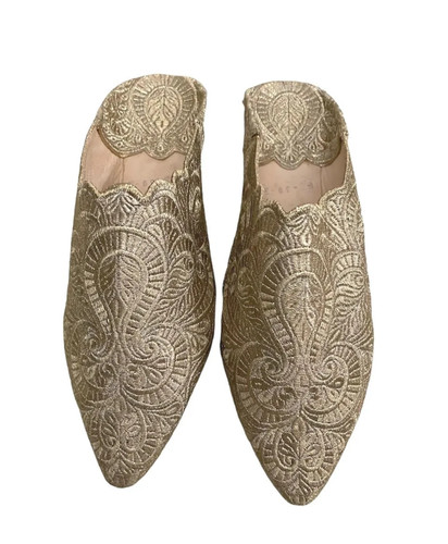 Handcrafted women pointed - handcrafted,