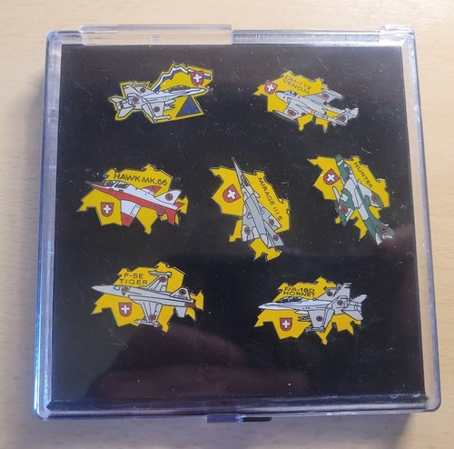 Pins avions chasse suisse - avions,