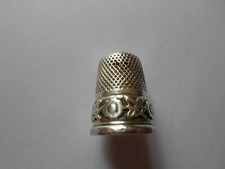 ancien dé à coudre en argent