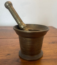 PILON MORTIER EN BRONZE ANCIEN APOTHICAIRE  CUISINE   -2-