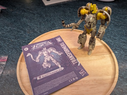Transformers legacy deluxe - transformers,