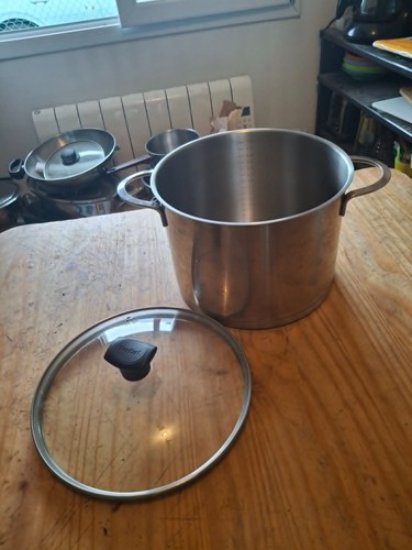 Faitout inox avec couvercle - , 26