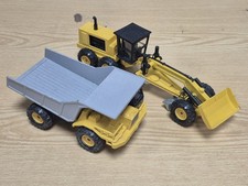 Lot De 2 Engins De Chantier Majorette Camion Benne + Niveleuse