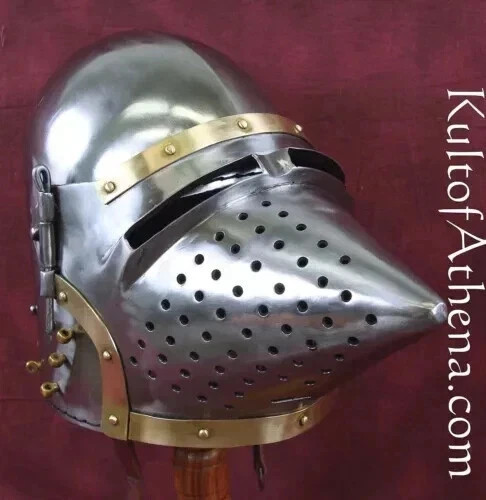 Casque bascinet médiéval