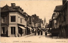 CPA Livarot La Rue de Falaise FRANCE (1333480)