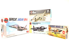 AIRFIX, un lot de 4 maquettes