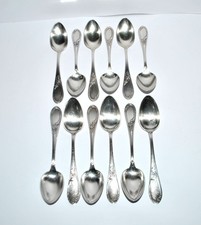 Lot 12 cuillères à dessert