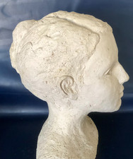Sculpture Buste de femme au chignon en Grès Monogramme EB 2006