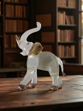 Ancienne sculpture éléphant