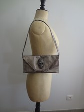 SAC A MAIN POCHETTE TETE DE MORT GRIS BRILLANT ROCK POCHES 30X14 CM FERMETURE PR