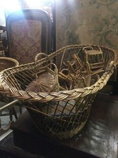 séries importantes de meubles jeux enfant, paniers, bouteilles clissées,en rotin