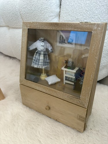 Vitrine miniature ancienne - miniature,