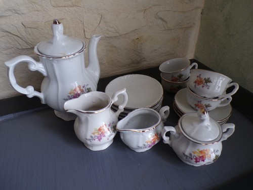 Dinette ancienne porcelaine