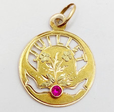 Médaille antique or 18k mois de naissance Juillet, rubis synthétique (circa 1900