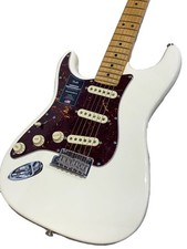 Guitare électrique Fender AM