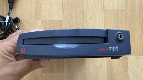 Iomega zip 250 scsi drive - zip,