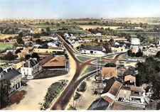 86 . n°sac11065 . mirebeau . le carrefour n°11 . en avion au dessus de . cps