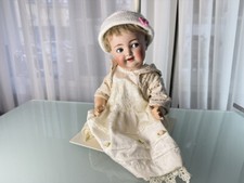 Poupée d'artiste poupée