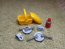 Pique-nique/Bivouac PLAYMOBIL - Malette avec assiettes tasses couverts thermos